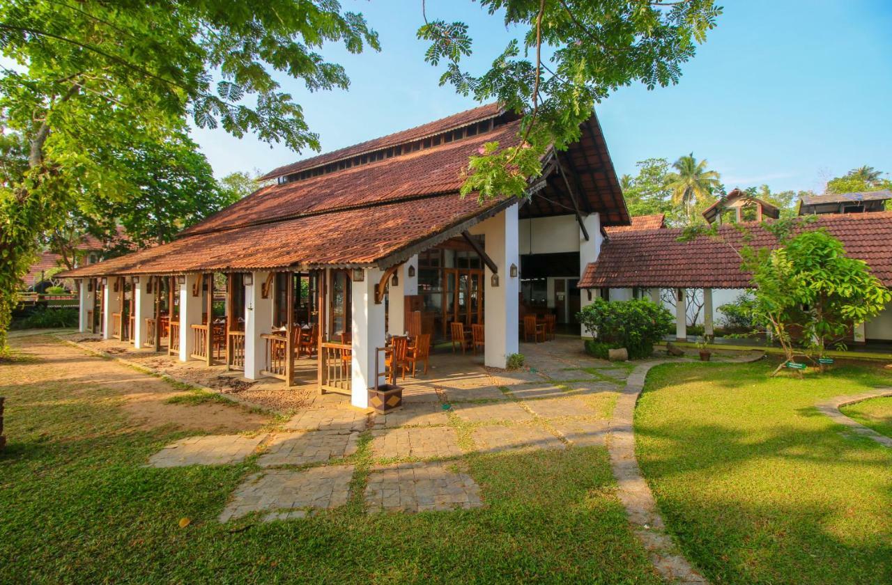 Punnamada Resort Alappuzha Exterior photo