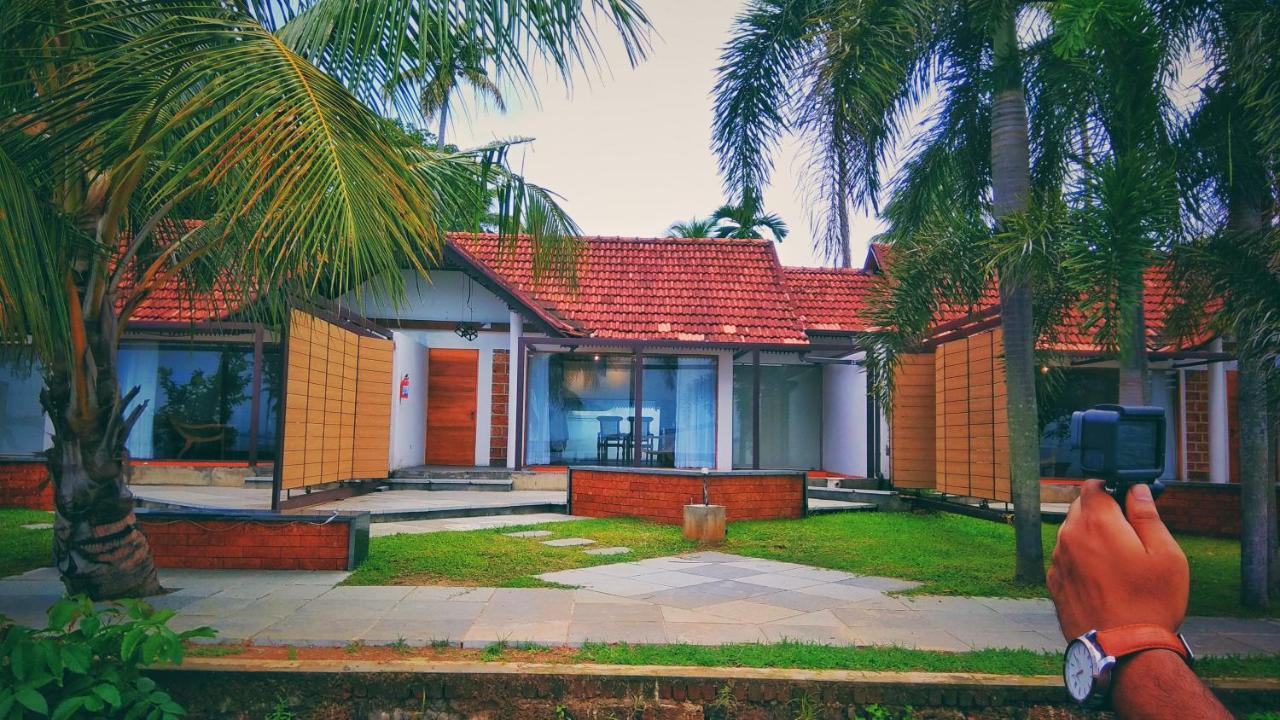 Punnamada Resort Alappuzha Exterior photo