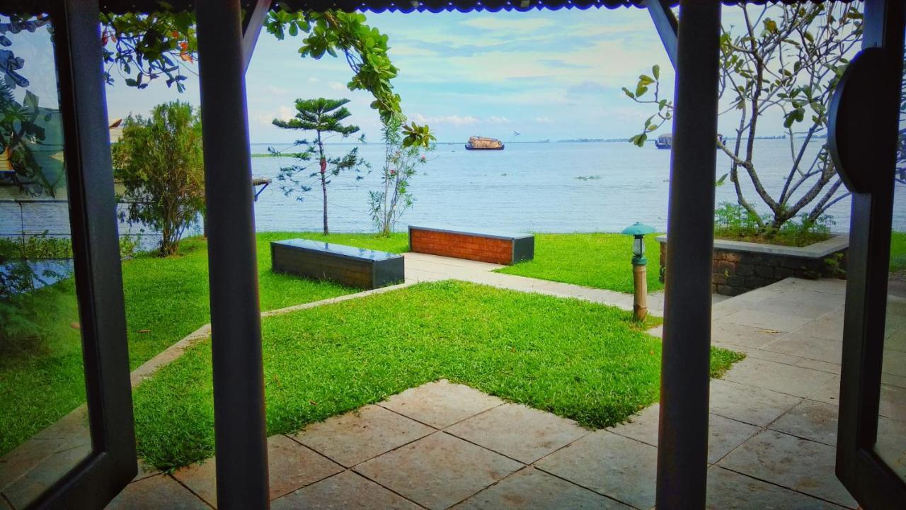 Punnamada Resort Alappuzha Exterior photo