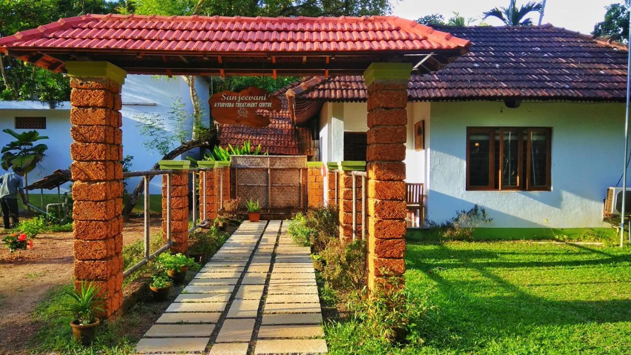 Punnamada Resort Alappuzha Exterior photo